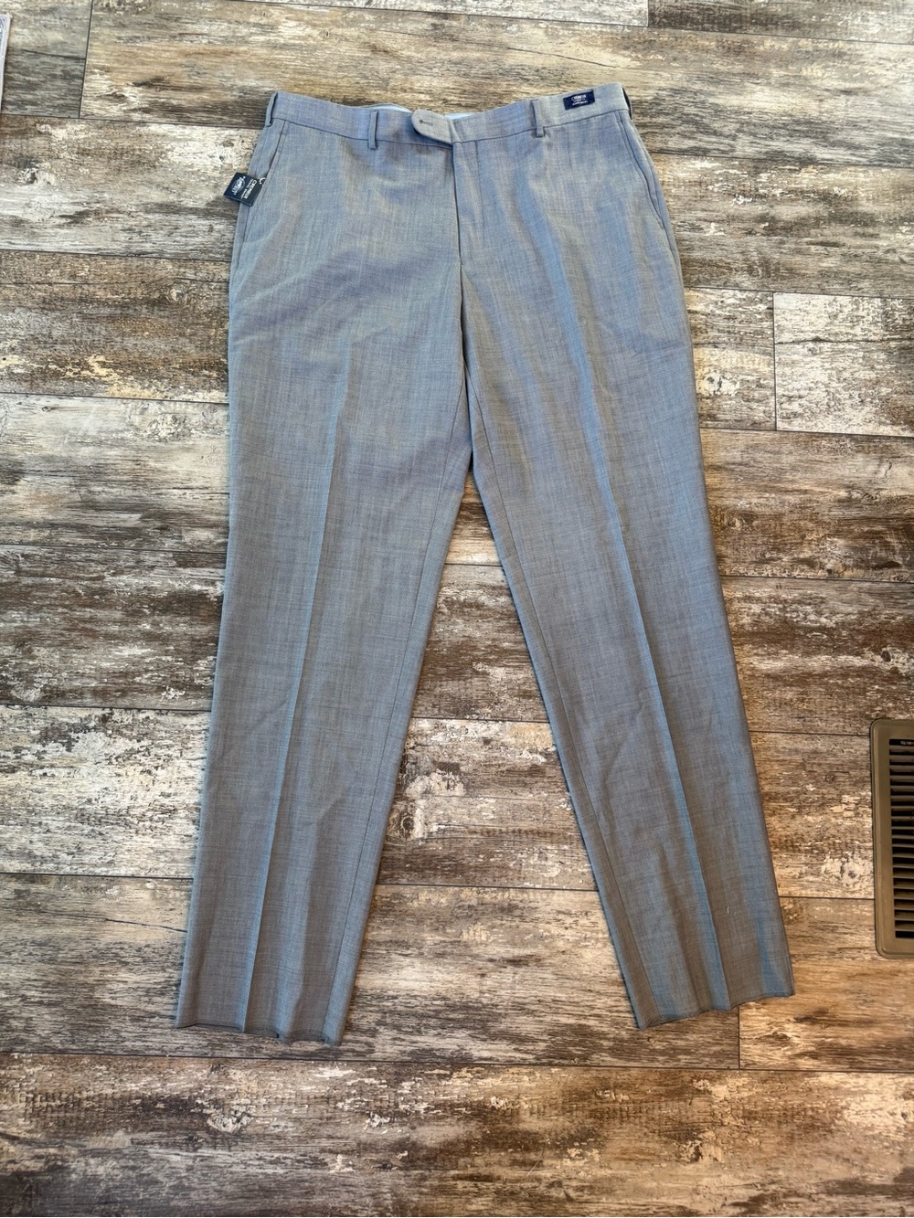 NWT Cremieux travel smart modern fit Gray Flat Front Dress Pants - 42